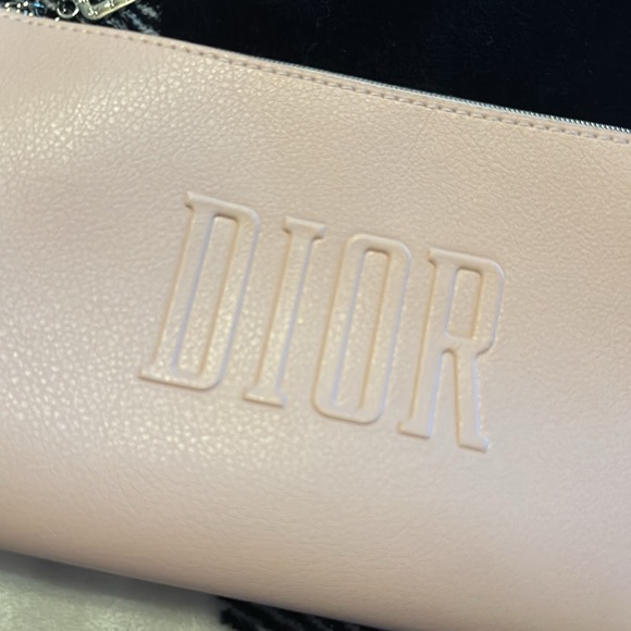 Baby Pink Dior makeup bag - Picture 2 of 7